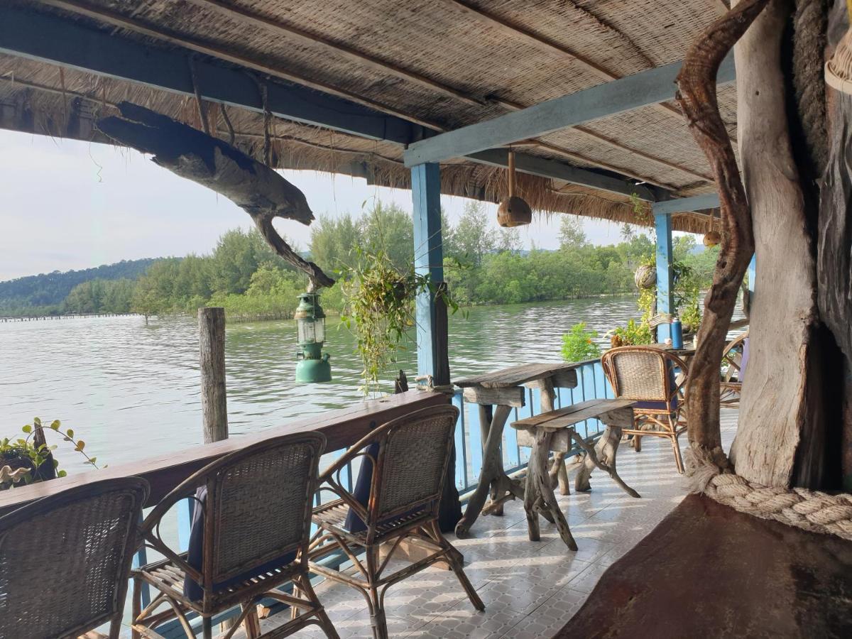 Firefly Guesthouse Prek Svay Village Exteriör bild