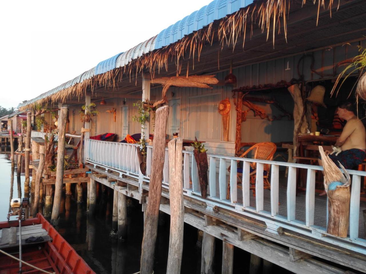 Firefly Guesthouse Prek Svay Village Exteriör bild